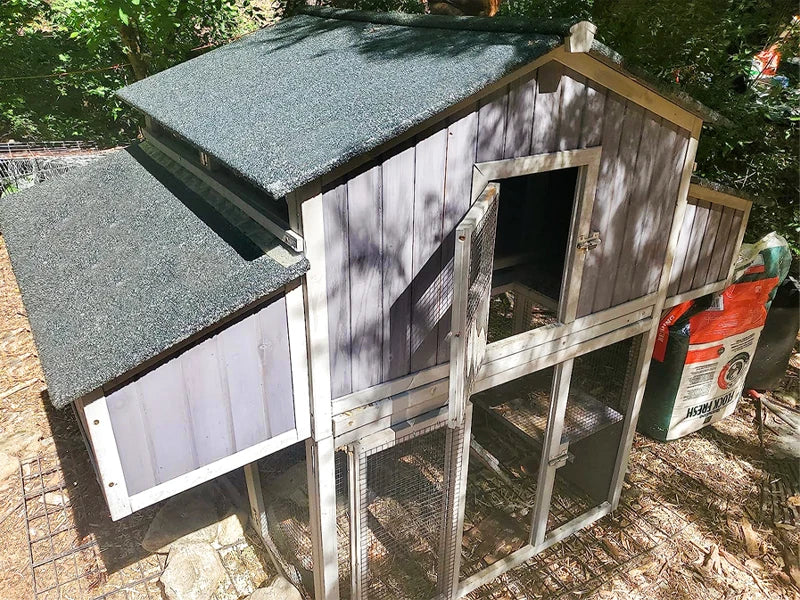 Unique Folding Design for Easy to Set Up Chicken House